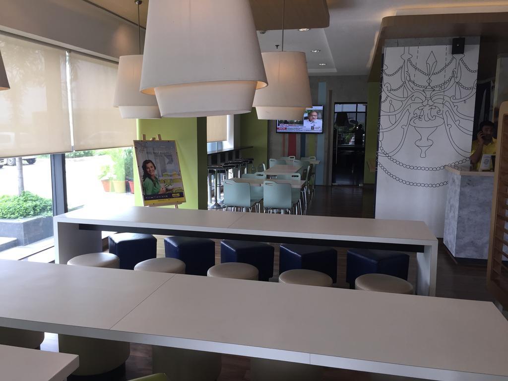 Hotel Caspia Pro Greater Noida Zewnętrze zdjęcie